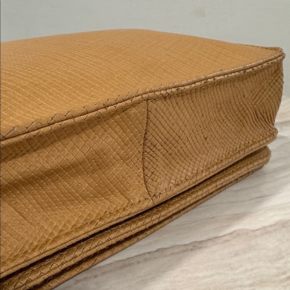 Longchamp Bag Tan Pressed Leather Wallet Crossbody Bag - Picture 15 of 17